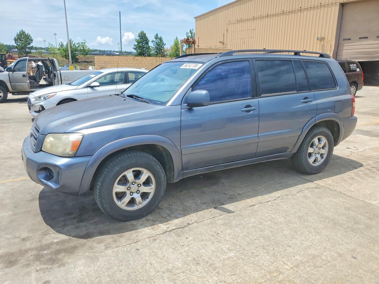 2004 TOYOTA HIGHLANDER