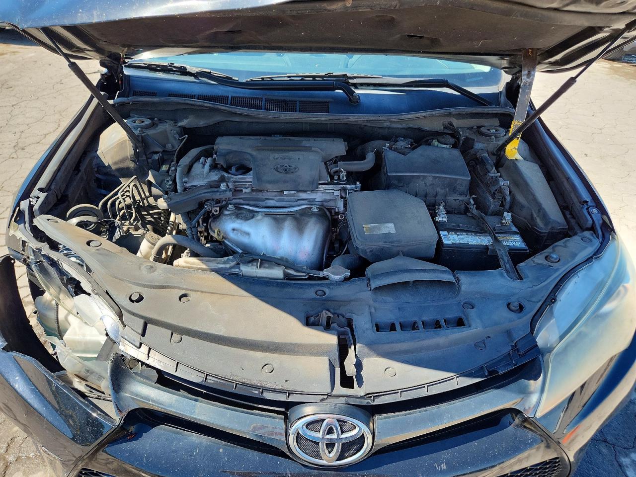 2016 TOYOTA CAMRY SE photo 21