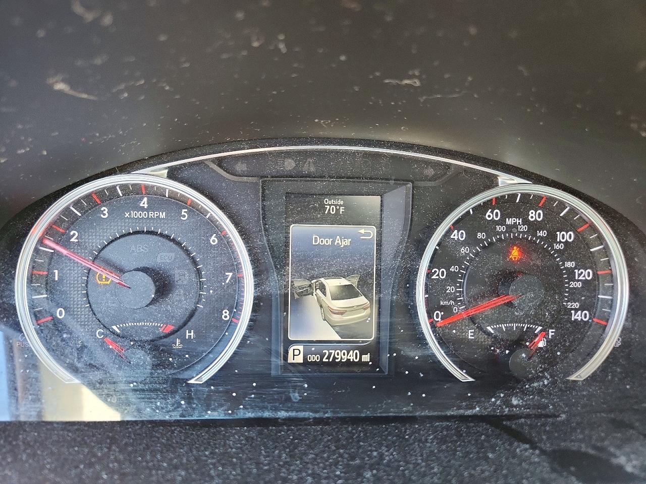 2016 TOYOTA CAMRY SE photo 17