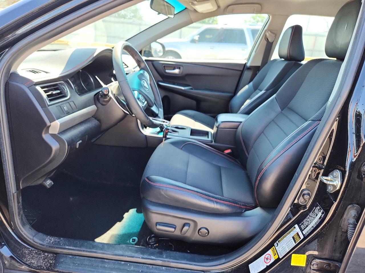 2016 TOYOTA CAMRY SE photo 13