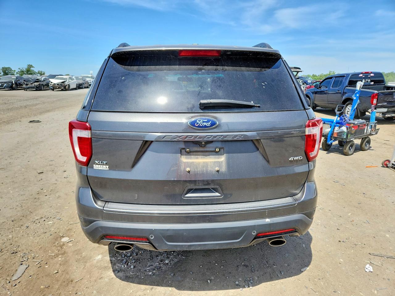 2018 FORD EXPLORER XLT photo 11