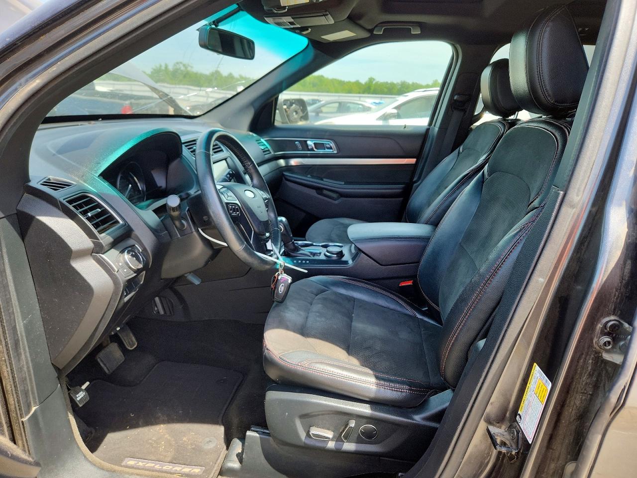 2018 FORD EXPLORER XLT photo 13