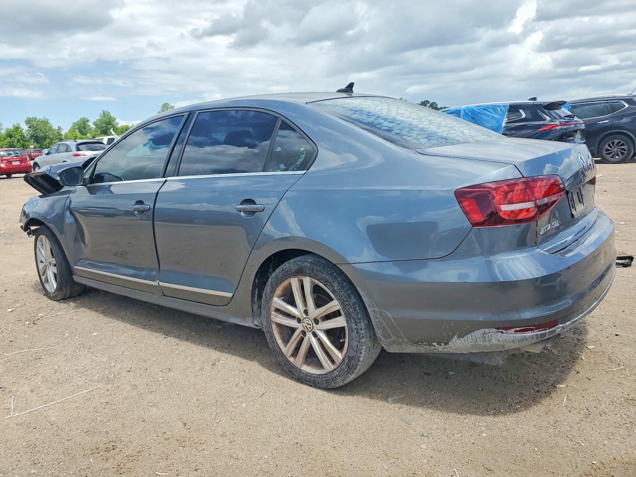 2017 VOLKSWAGEN JETTA SEL photo 3
