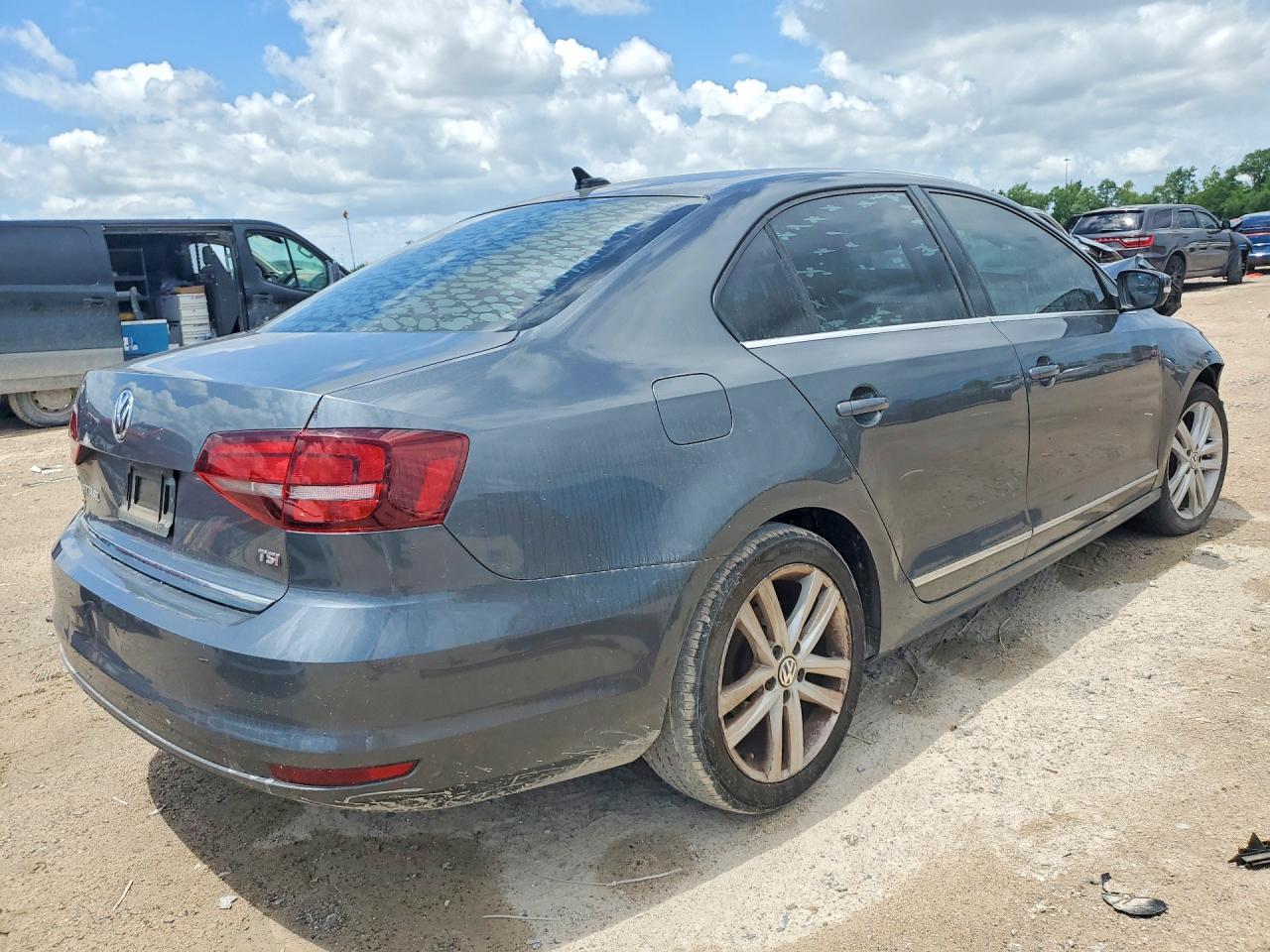 2017 VOLKSWAGEN JETTA SEL photo 5
