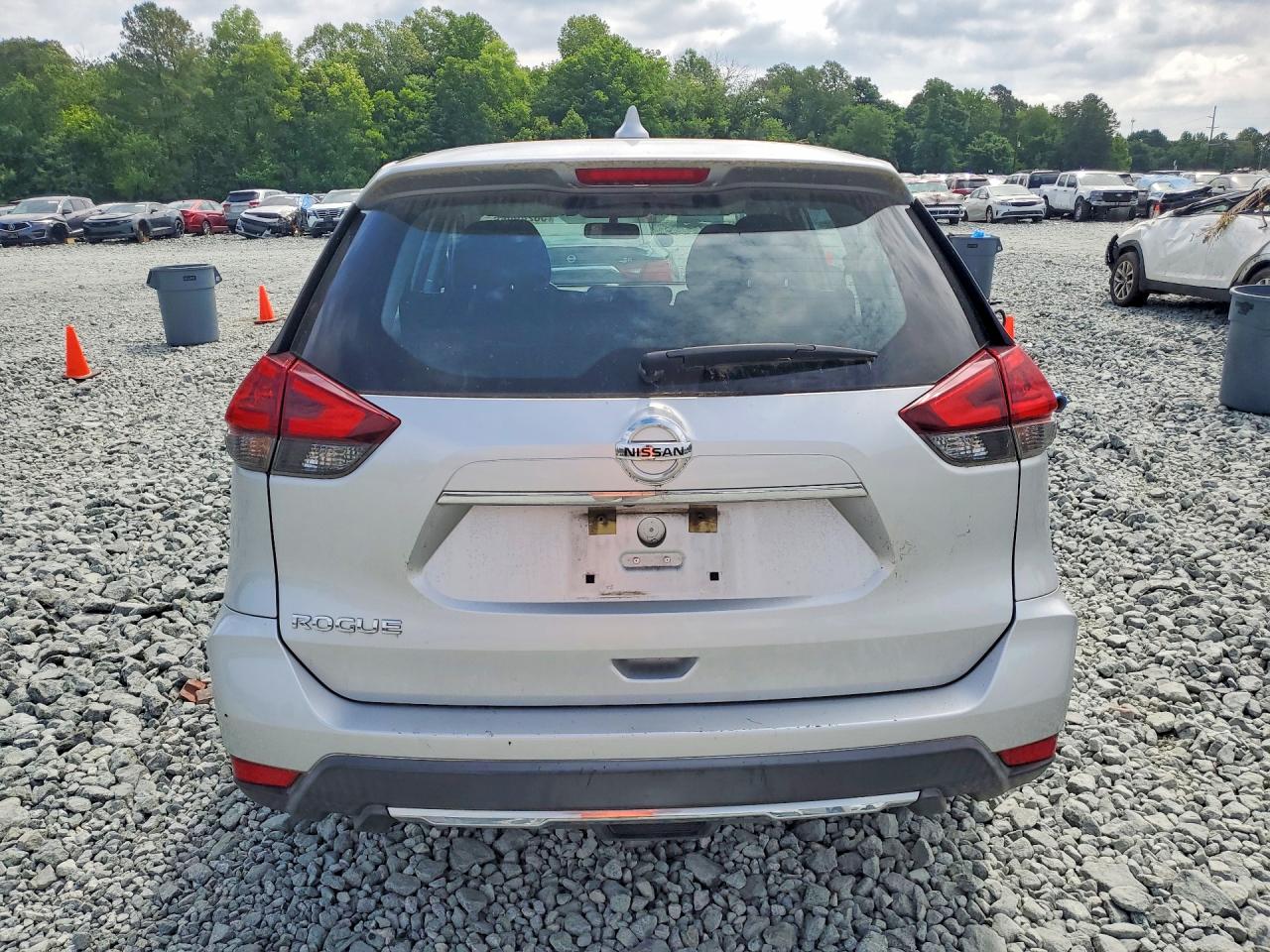 2018 NISSAN ROGUE S photo 16