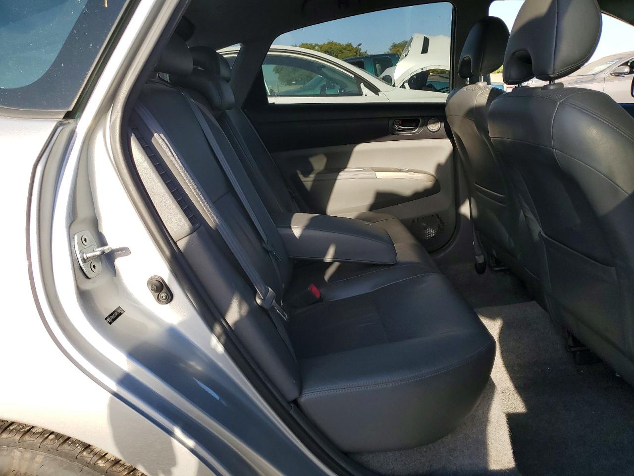 2007 TOYOTA PRIUS BASE photo 19