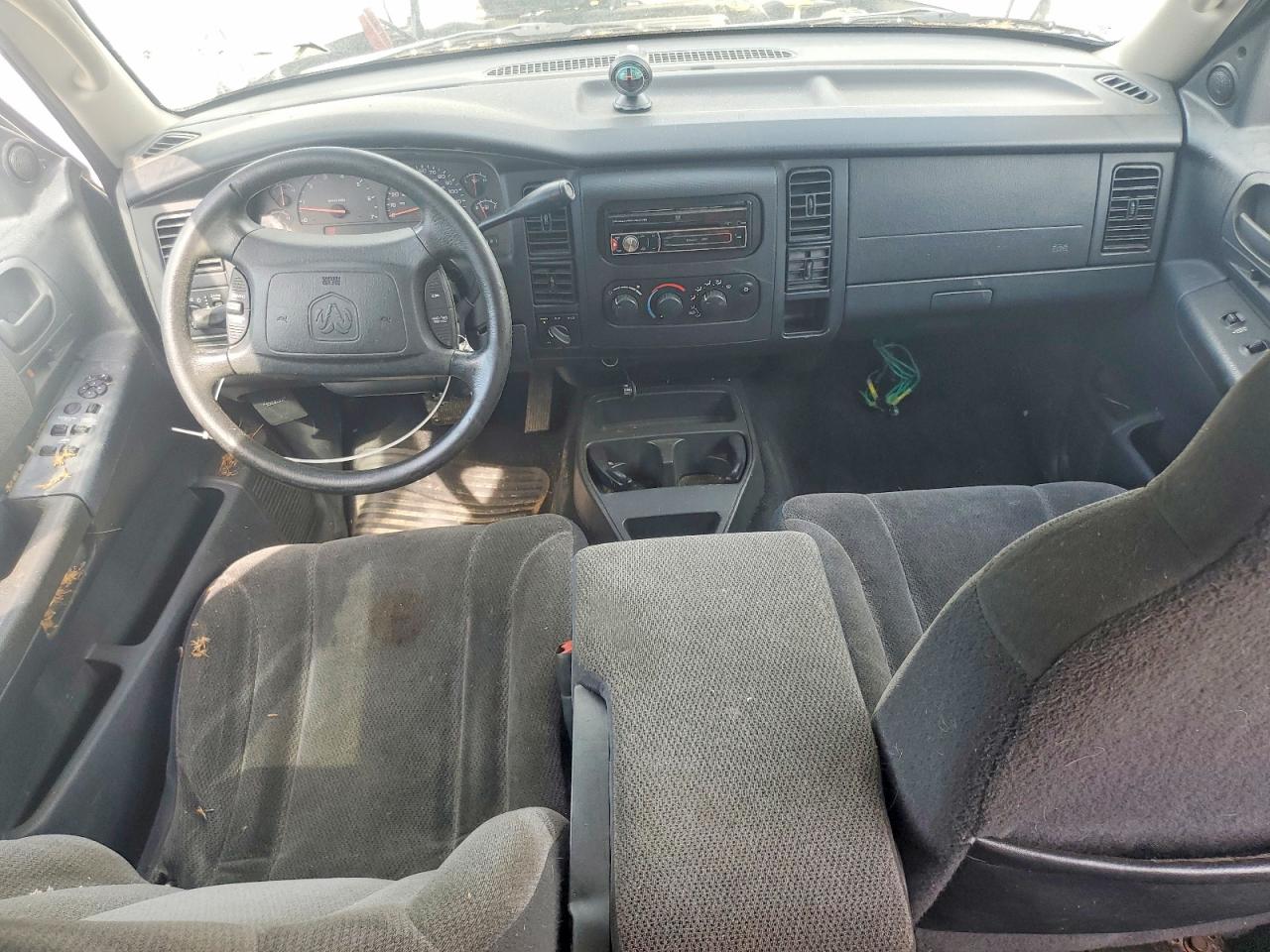 2003 DODGE DAKOTA QUAD SLT photo 8