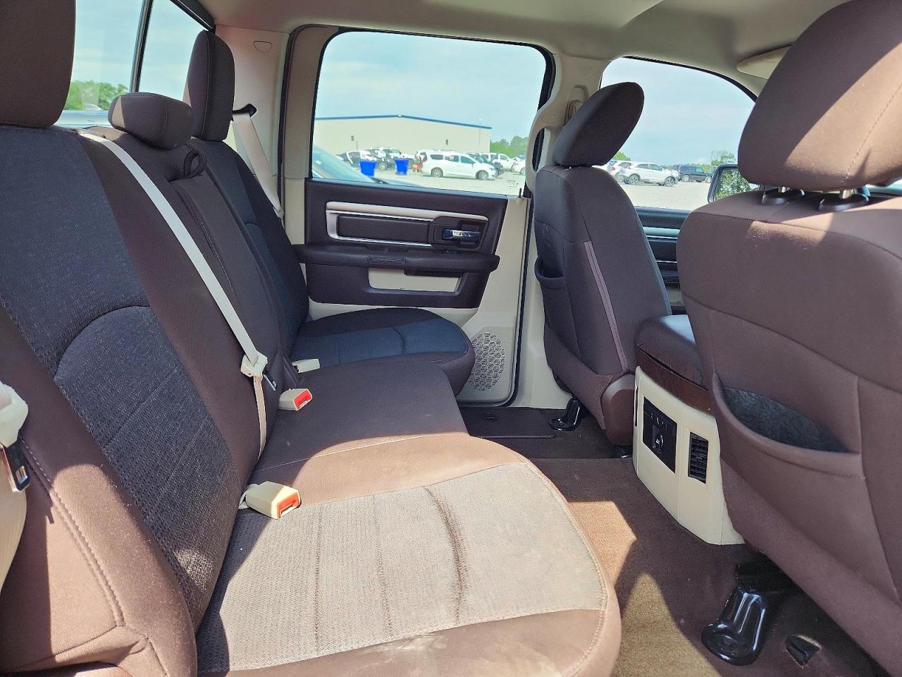 2014 RAM 1500 SLT photo 19