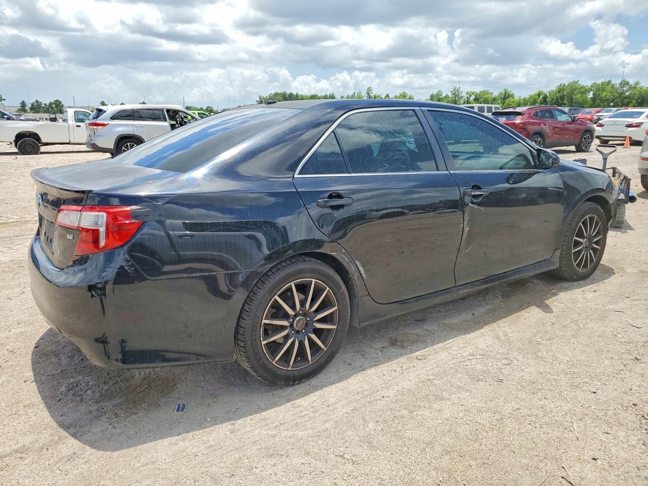 2012 TOYOTA CAMRY SE photo 5