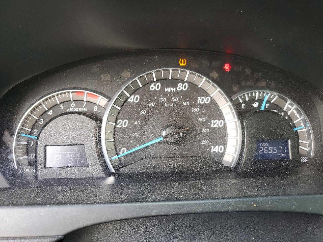 2012 TOYOTA CAMRY SE photo 17