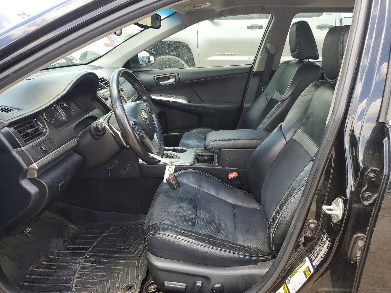 2012 TOYOTA CAMRY SE photo 13