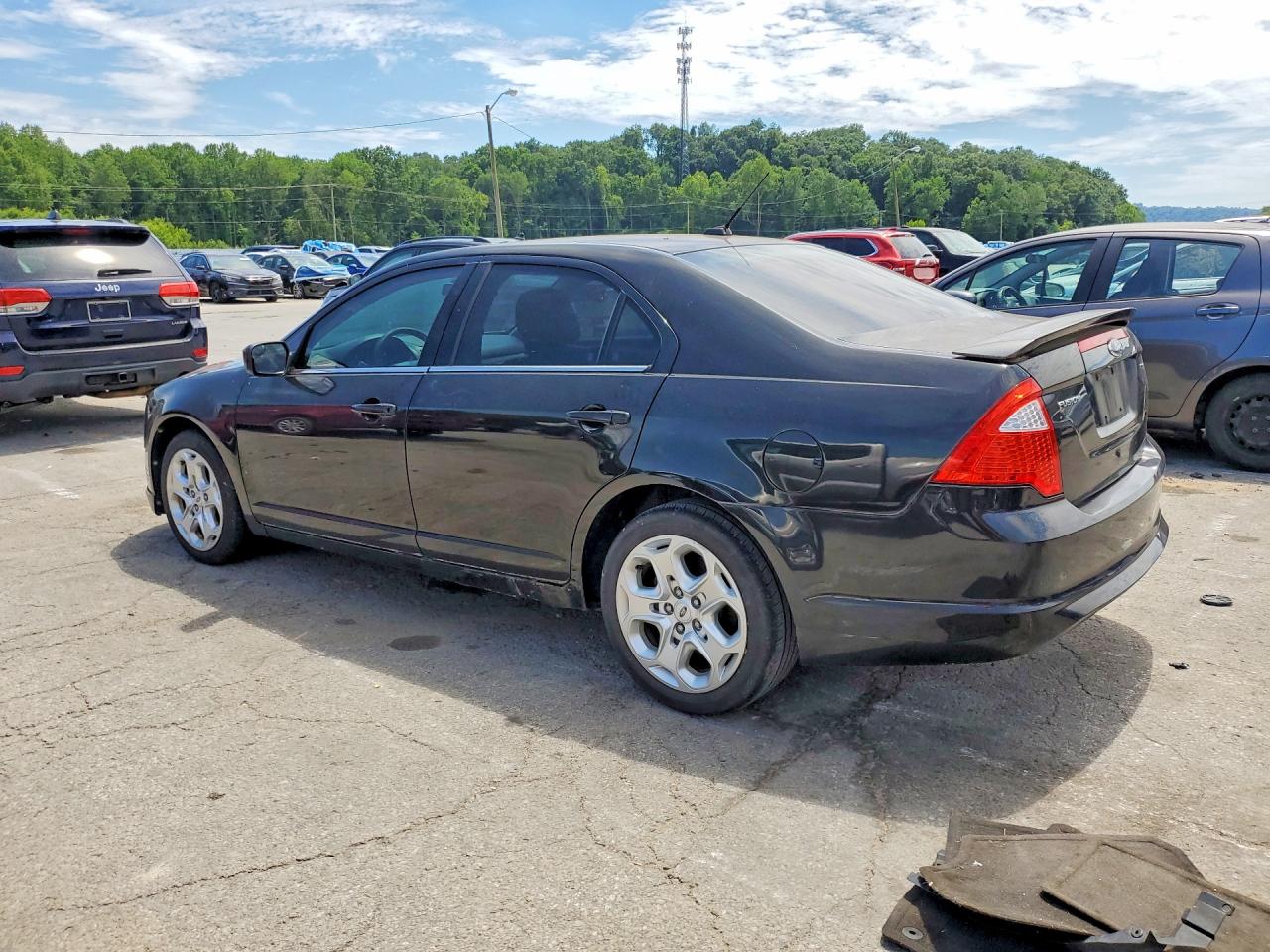 2011 FORD FUSION SE photo 4