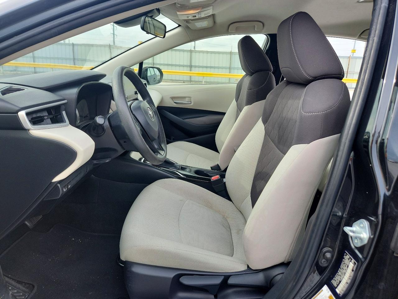 2020 TOYOTA COROLLA LE photo 13