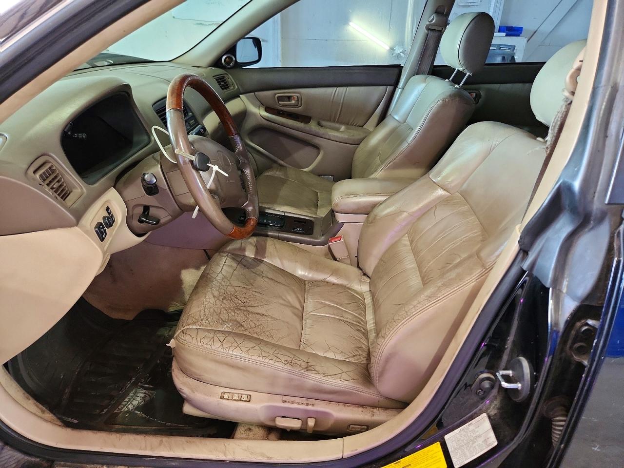 2001 LEXUS ES 300 photo 13