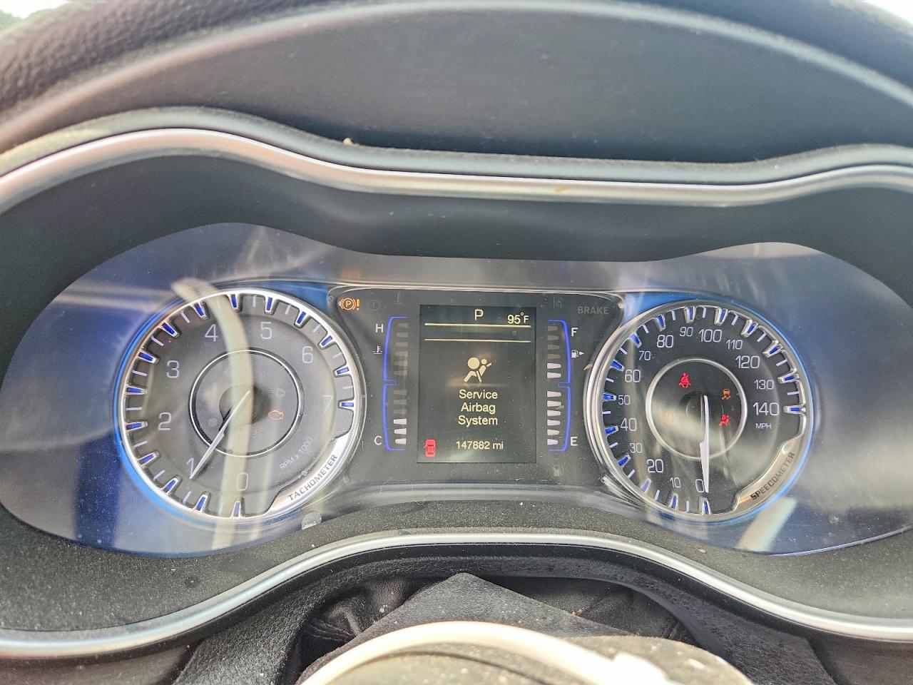 2016 CHRYSLER 200 LIMITED photo 9