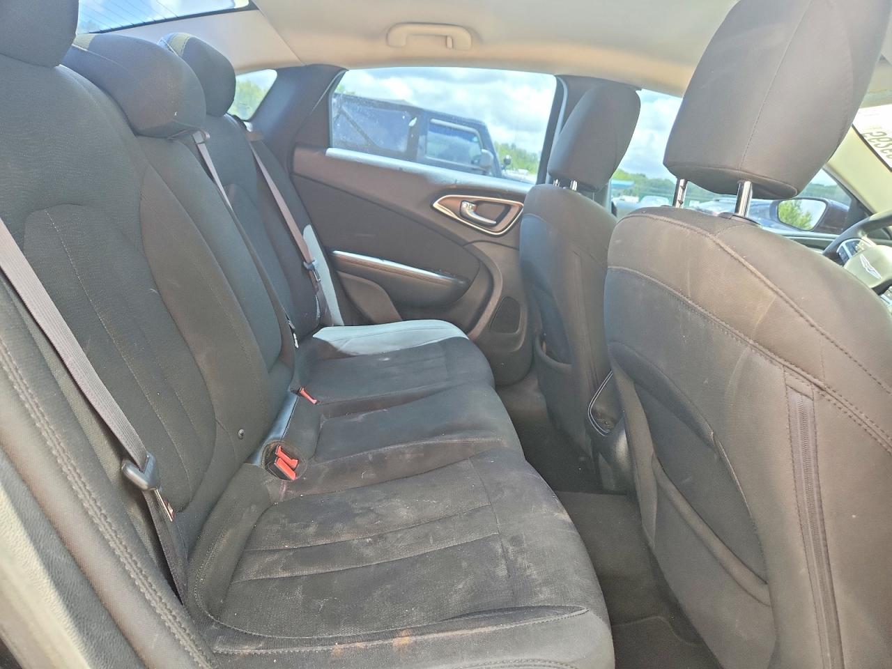 2016 CHRYSLER 200 LIMITED photo 10
