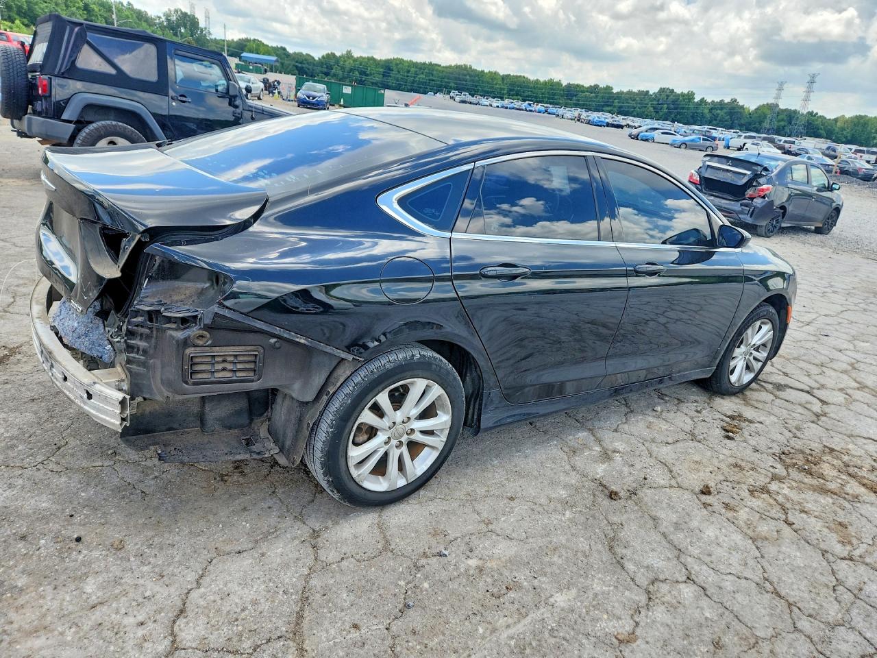 2016 CHRYSLER 200 LIMITED photo 3