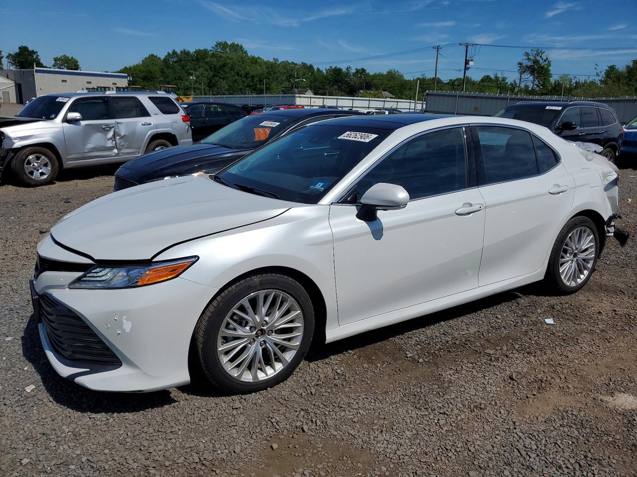 2018 TOYOTA CAMRY