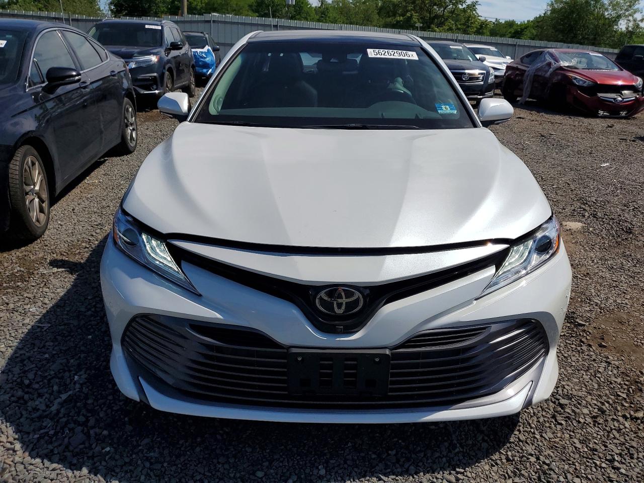 2018 TOYOTA CAMRY XLE V6 photo 9