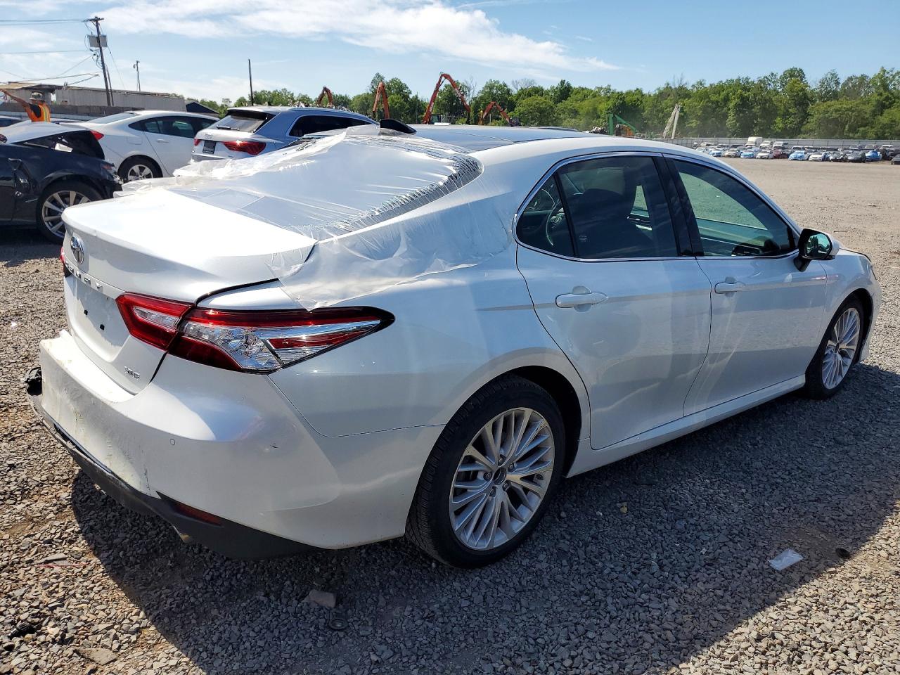 2018 TOYOTA CAMRY XLE V6 photo 5