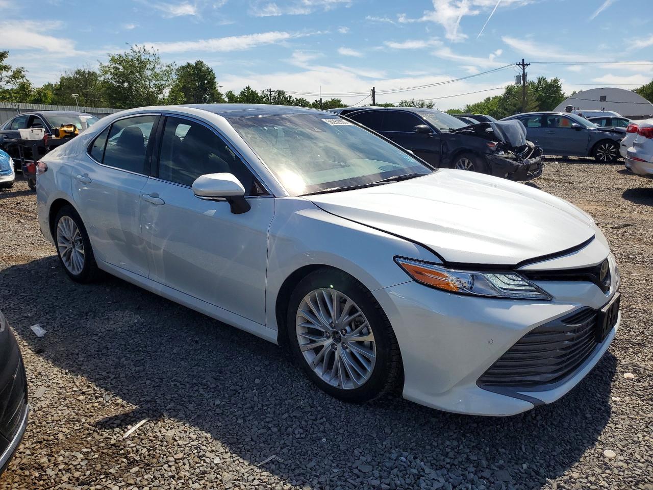 2018 TOYOTA CAMRY XLE V6 photo 7