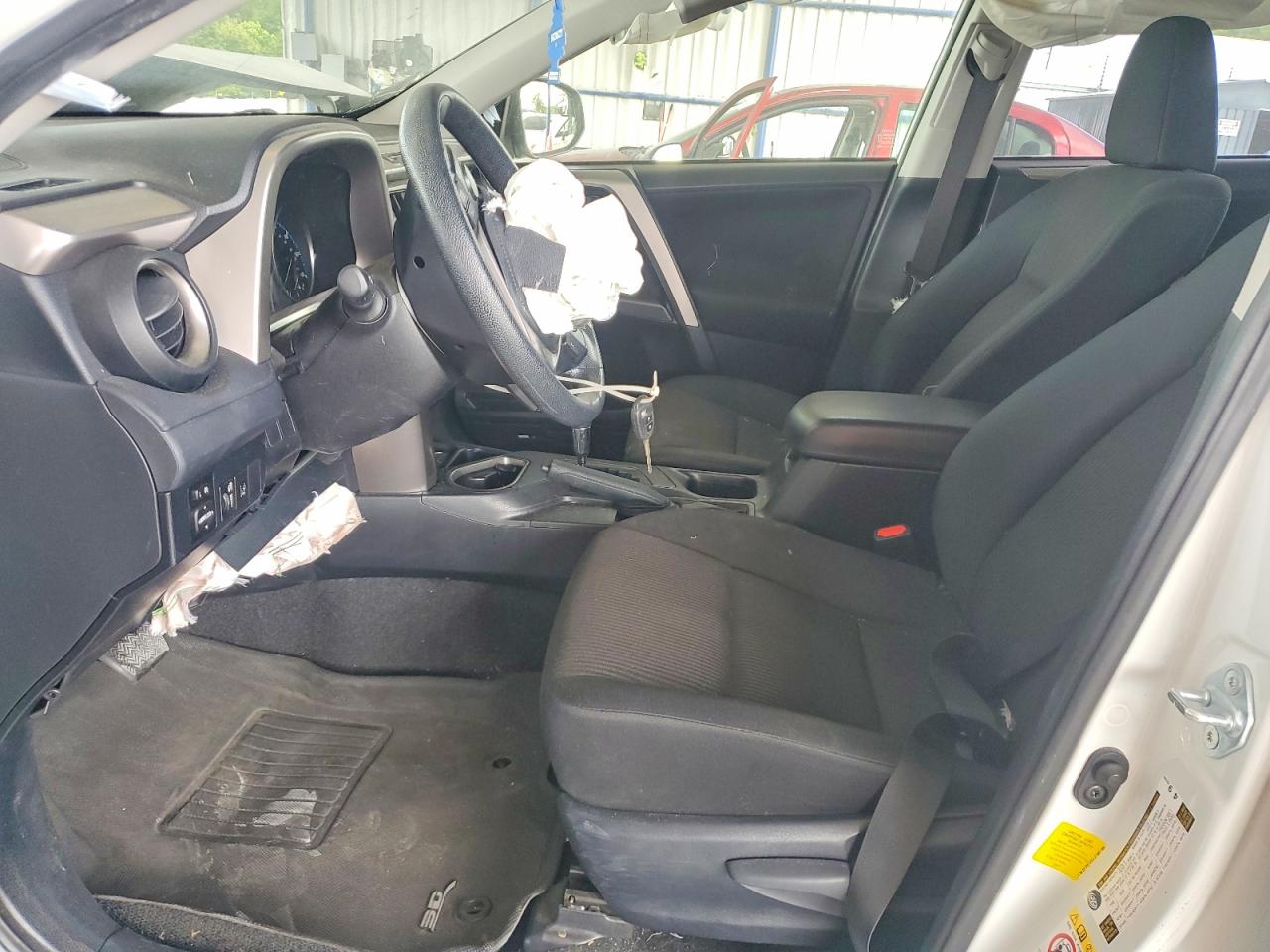 2018 TOYOTA RAV4 LE photo 19