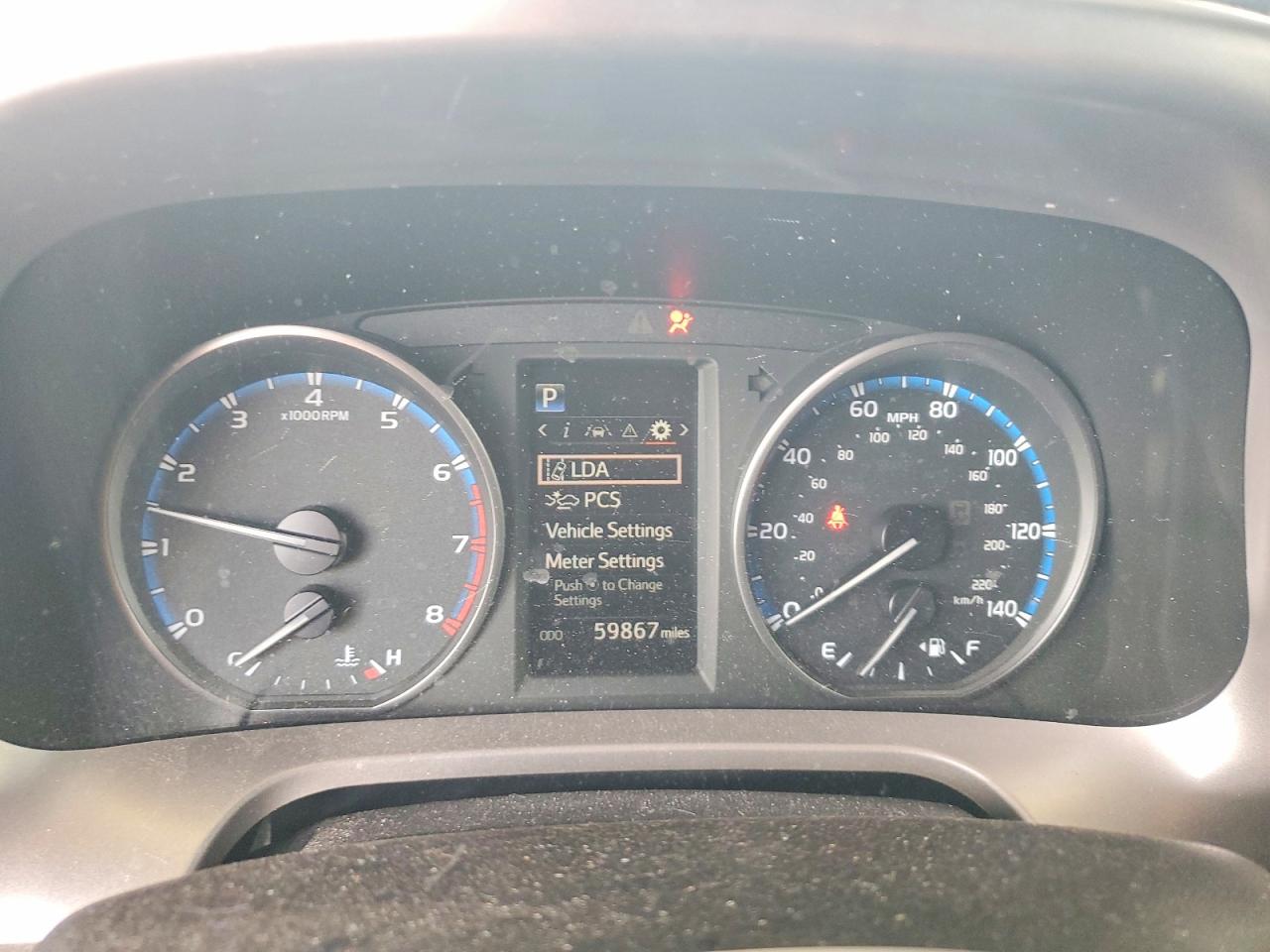 2018 TOYOTA RAV4 LE photo 25