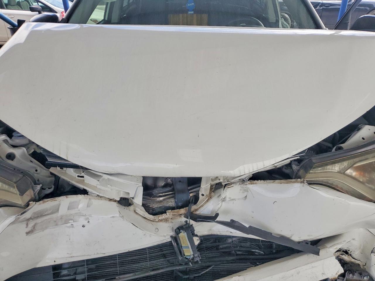 2018 TOYOTA RAV4 LE photo 31