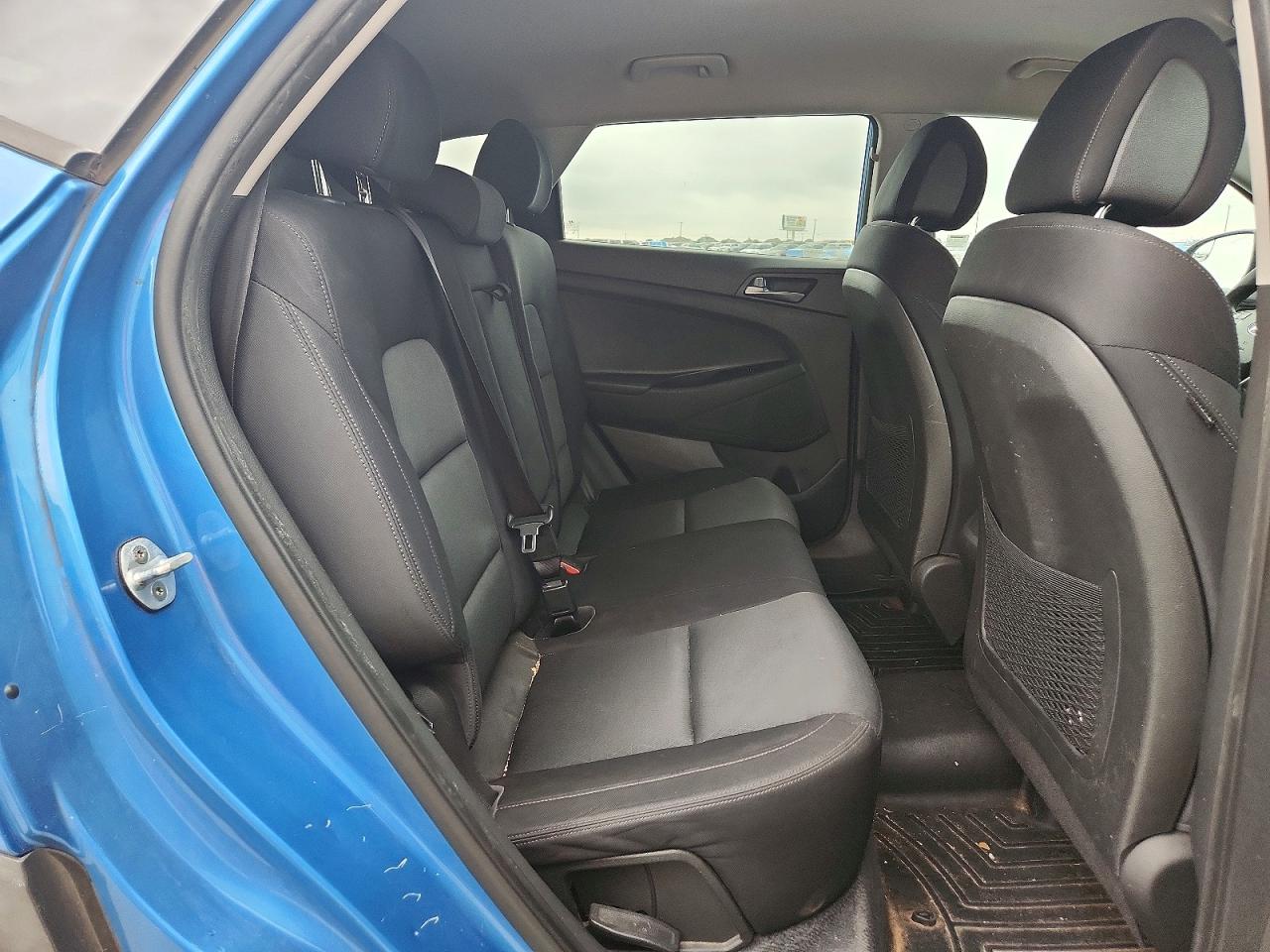 2016 HYUNDAI TUCSON SE photo 31