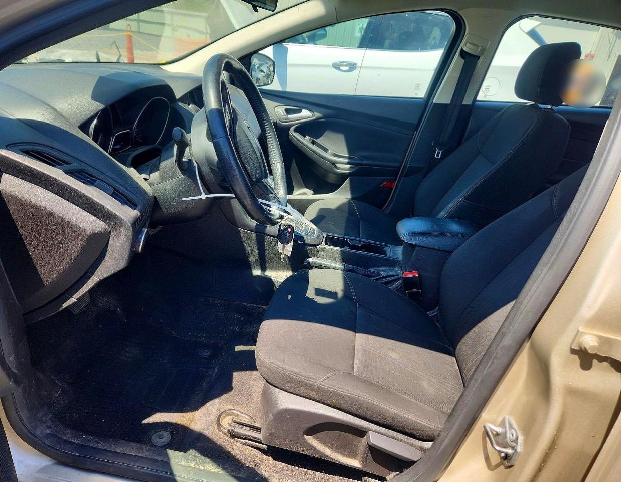 2017 FORD FOCUS SE photo 19