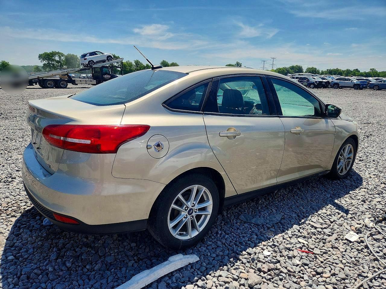 2017 FORD FOCUS SE photo 7