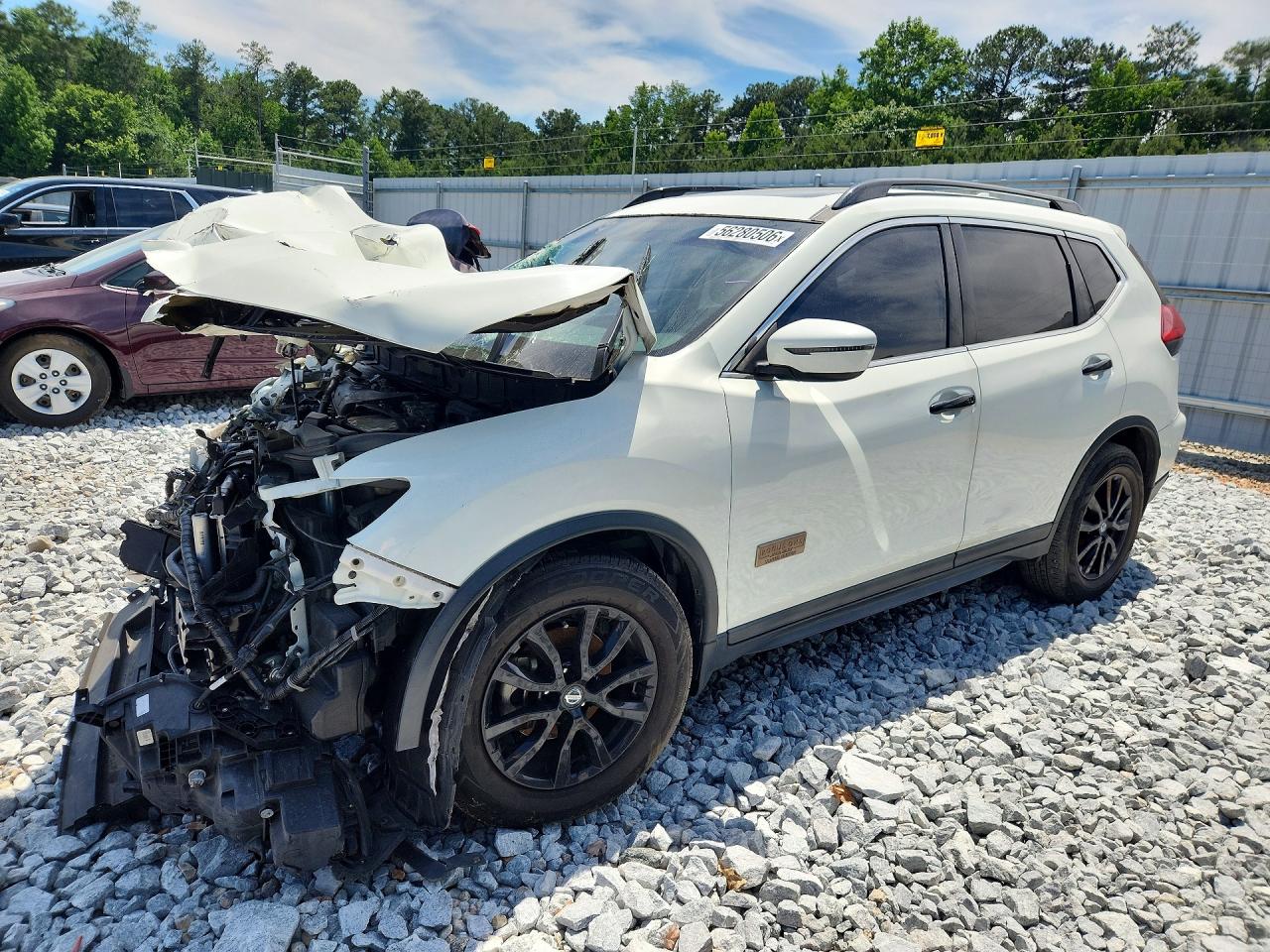2017 NISSAN ROGUE