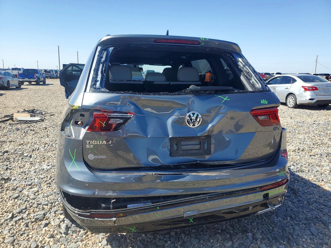 2020 VOLKSWAGEN TIGUAN SE photo 11