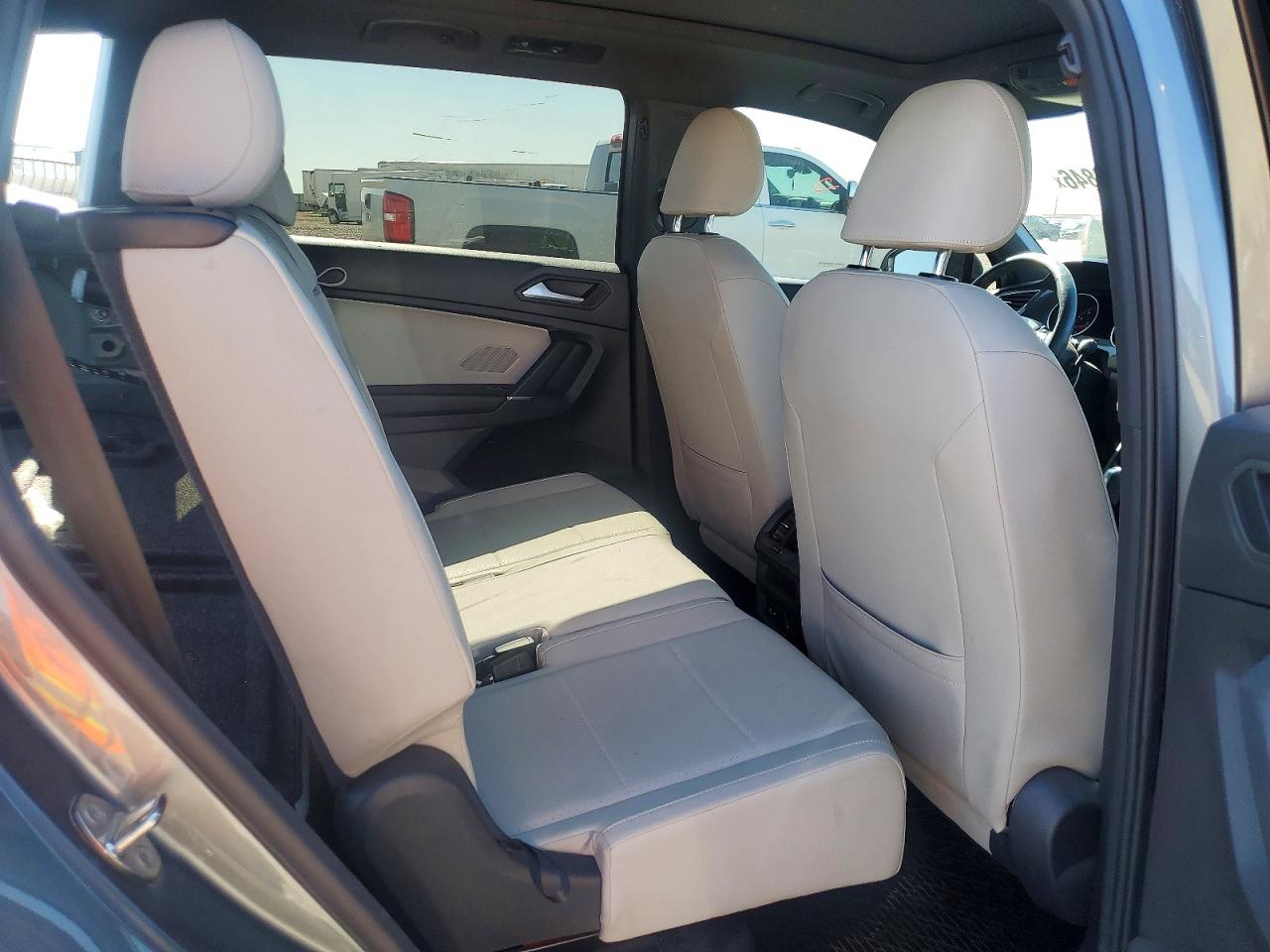 2020 VOLKSWAGEN TIGUAN SE photo 21
