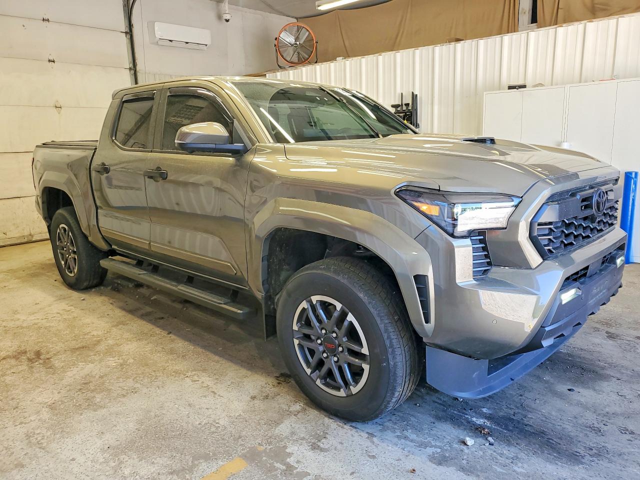 2024 TOYOTA TACOMA TRD SPORT HV photo 4