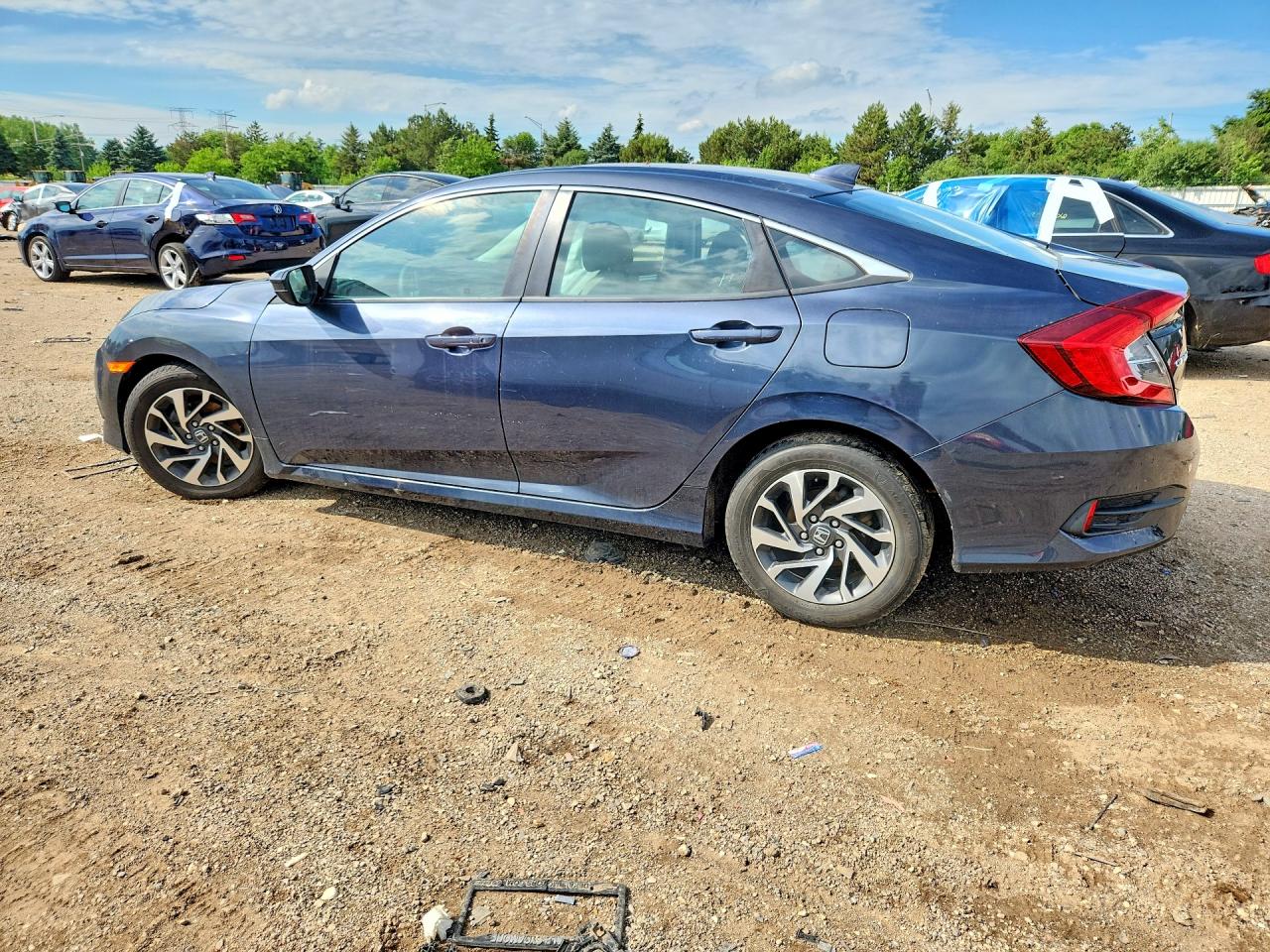 2017 HONDA CIVIC EX photo 3