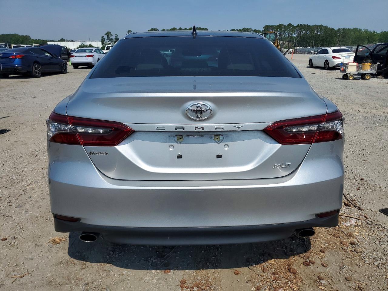 2023 TOYOTA CAMRY XLE photo 16