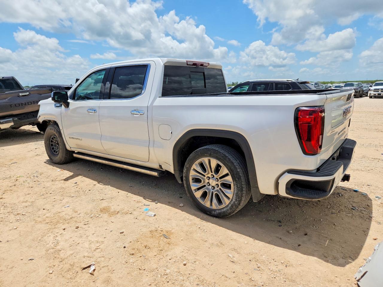 2020 GMC SIERRA K1500 DENALI photo 2
