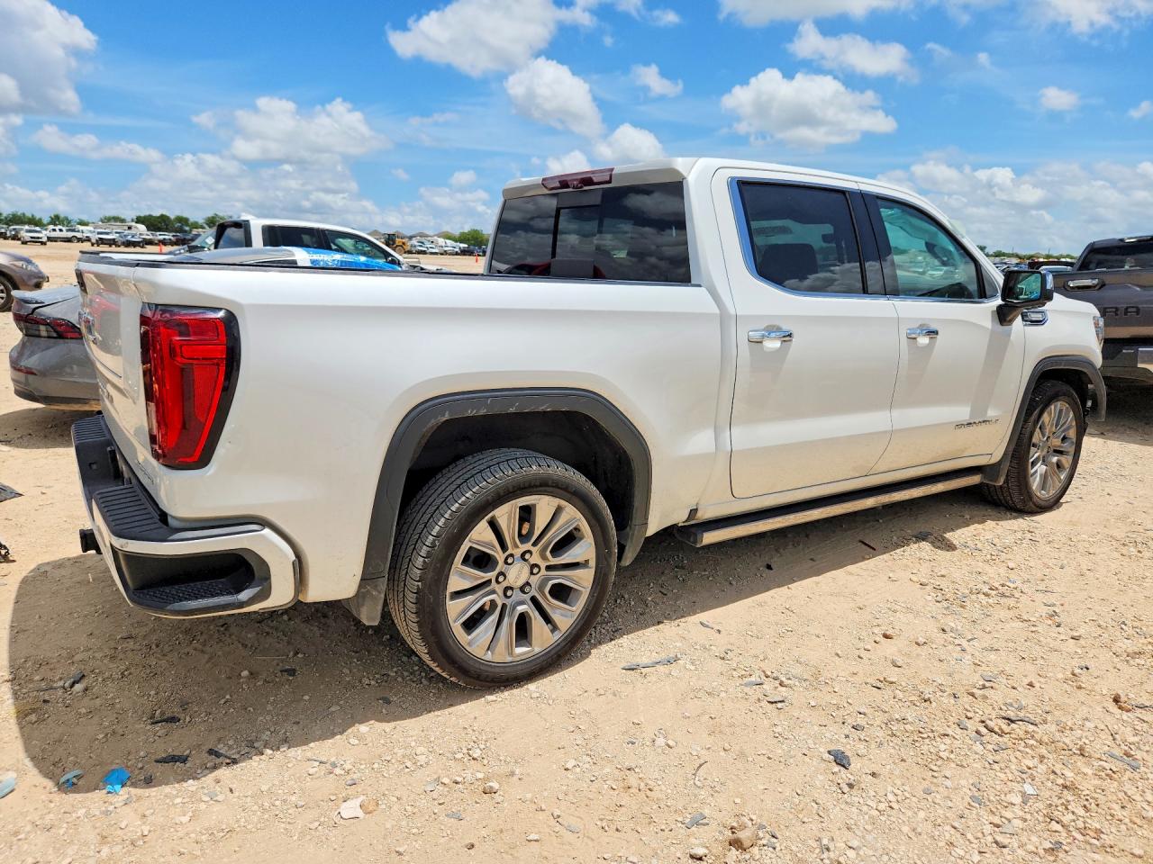 2020 GMC SIERRA K1500 DENALI photo 3