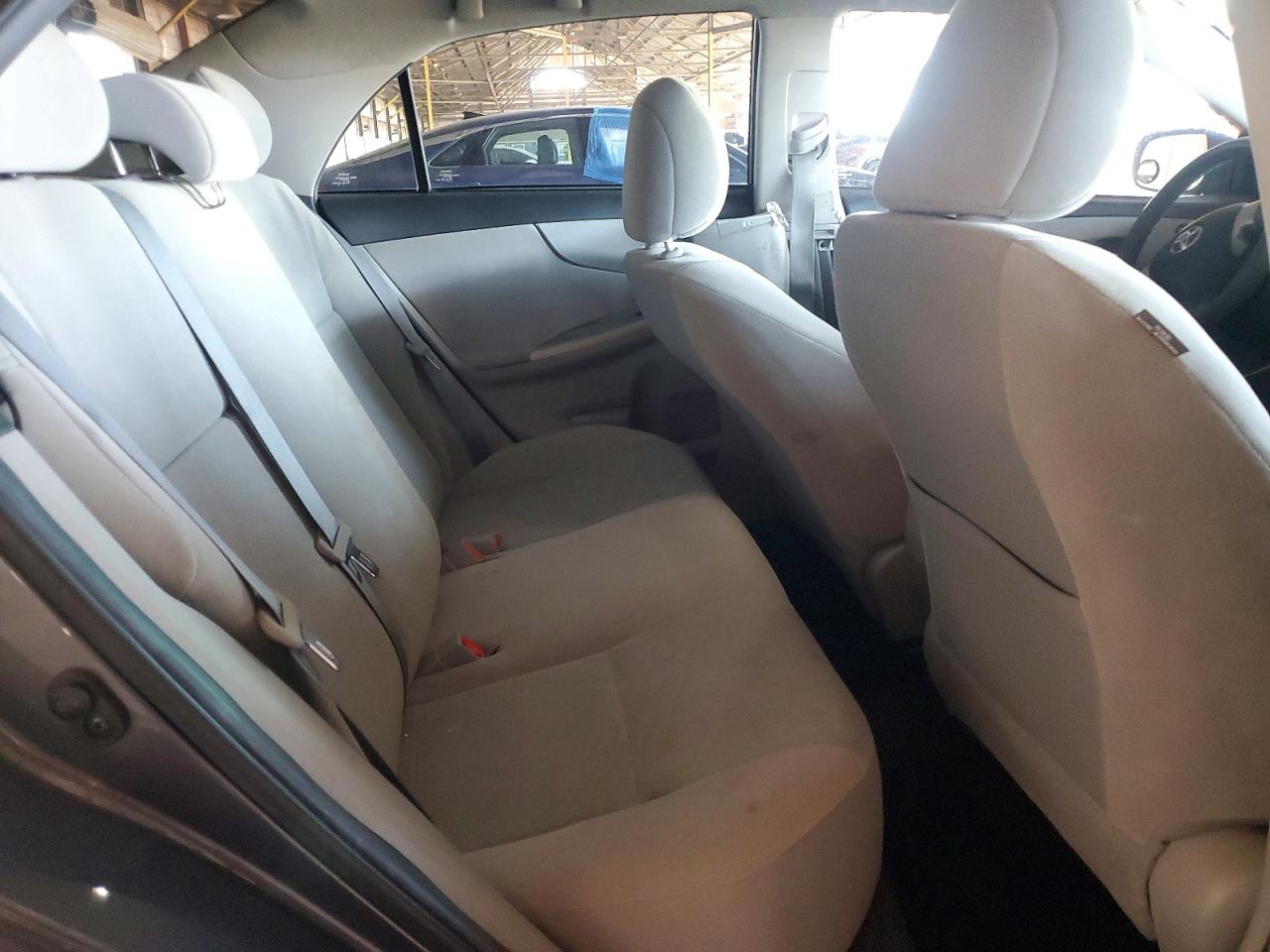2013 TOYOTA COROLLA LE photo 28