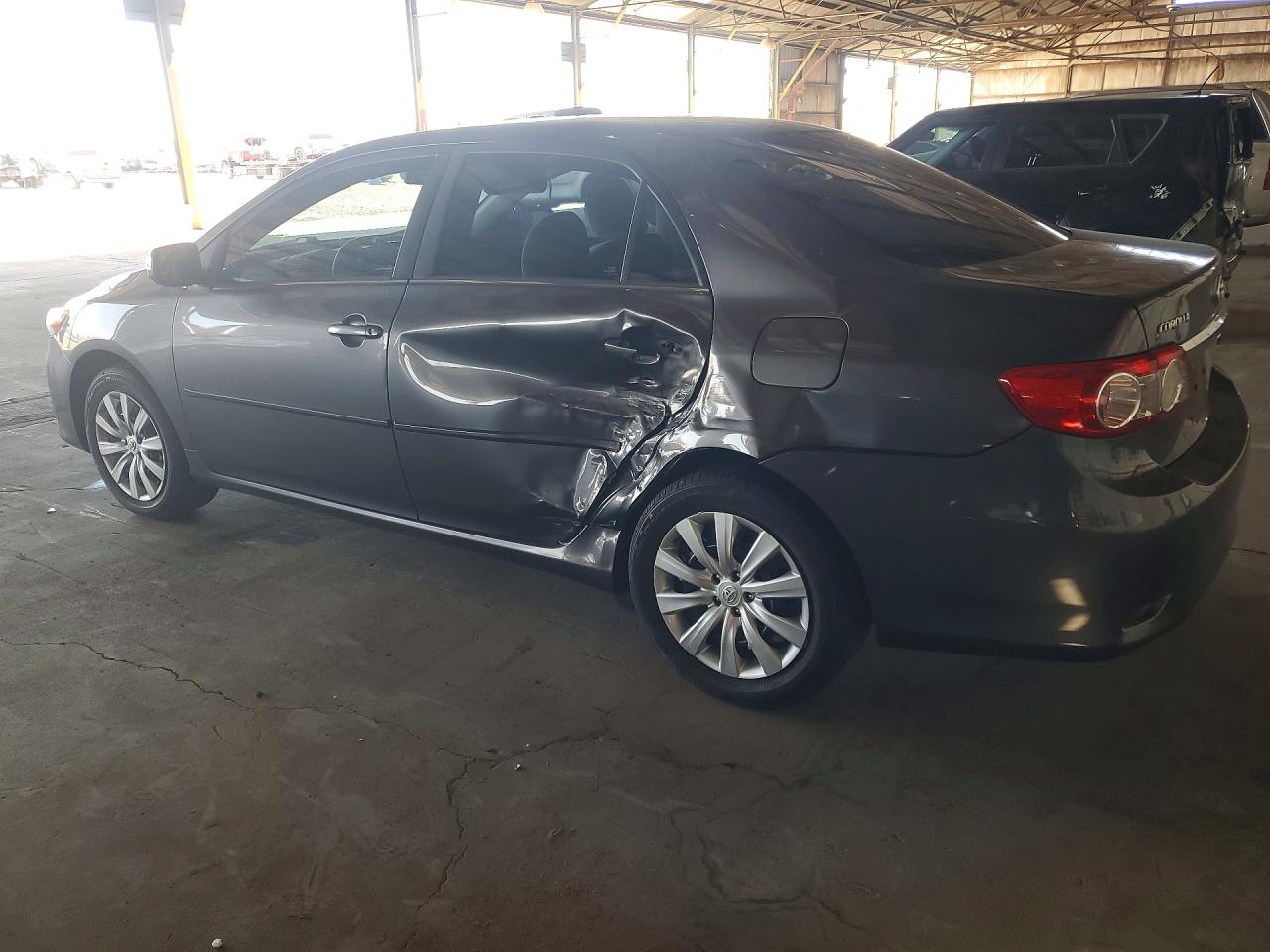 2013 TOYOTA COROLLA LE photo 4