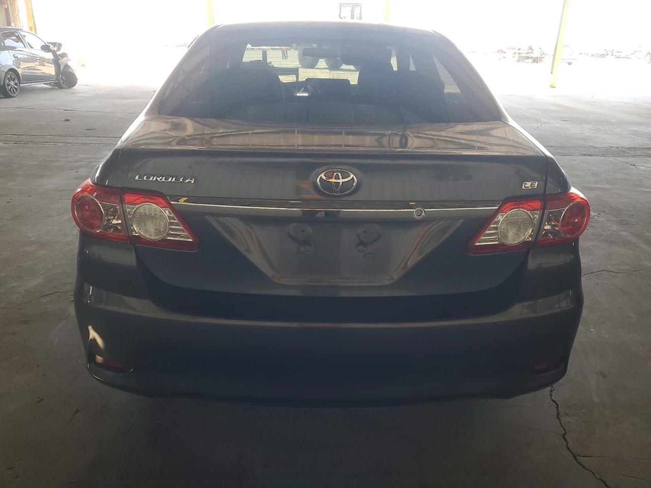 2013 TOYOTA COROLLA LE photo 16