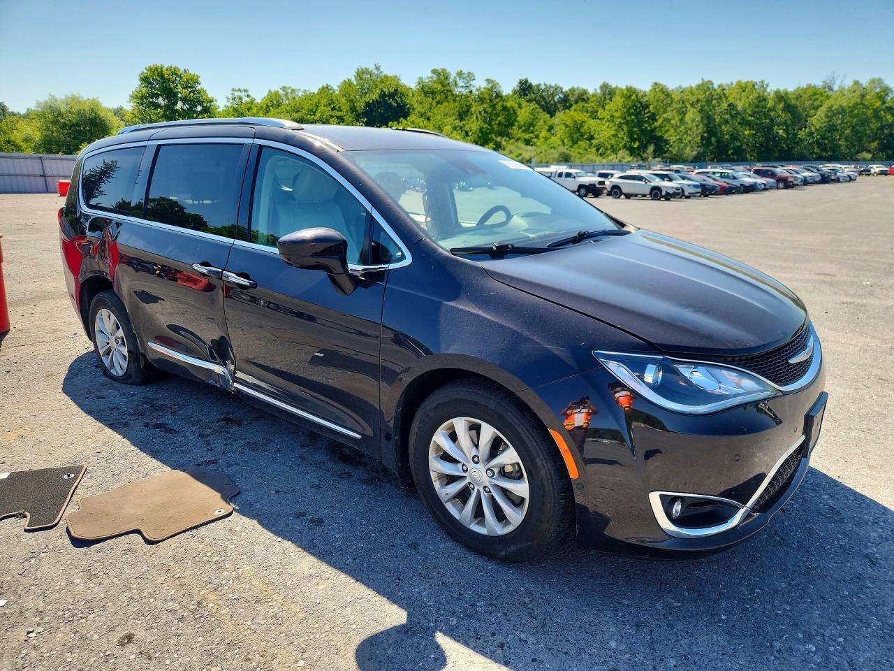 2019 CHRYSLER PACIFICA TOURING L photo 10