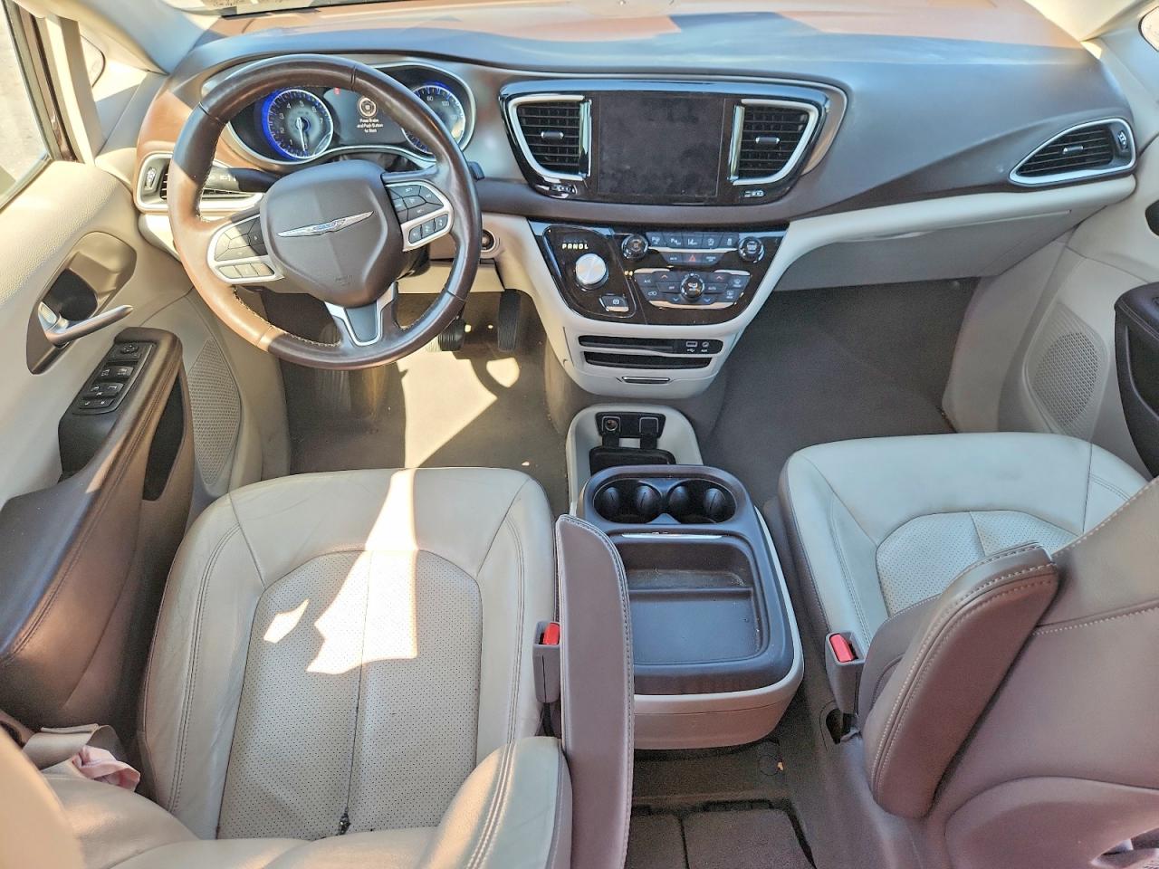 2019 CHRYSLER PACIFICA TOURING L photo 22
