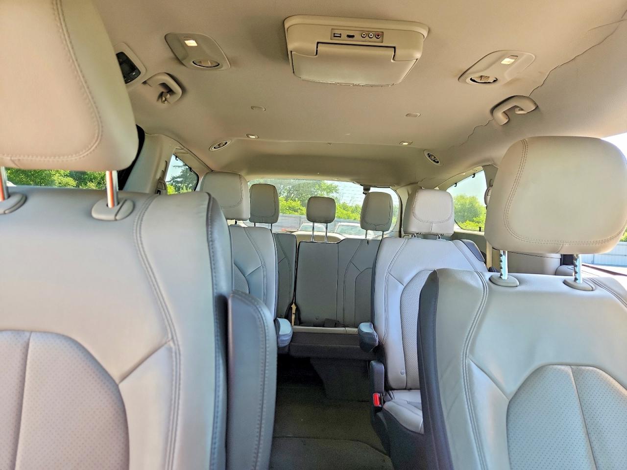 2019 CHRYSLER PACIFICA TOURING L photo 28