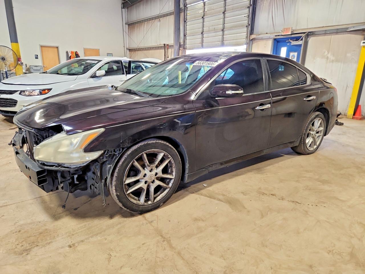 2010 NISSAN MAXIMA