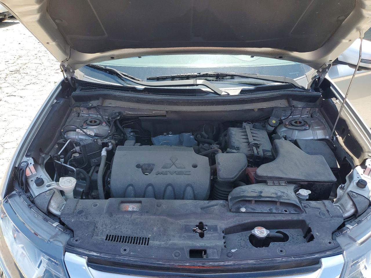 2018 MITSUBISHI OUTLANDER SE photo 34