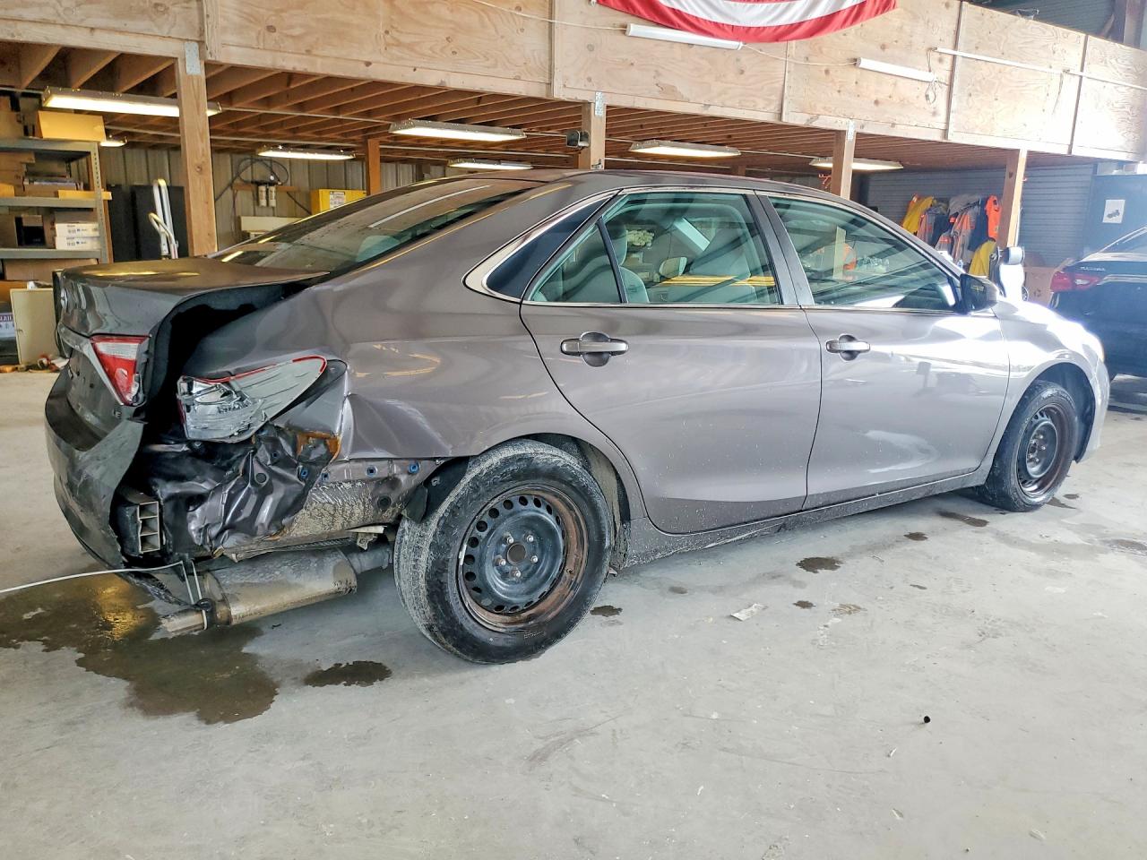 2015 TOYOTA CAMRY LE photo 7