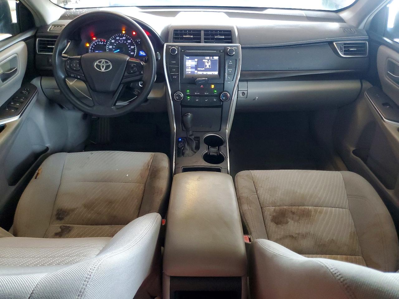 2015 TOYOTA CAMRY LE photo 22