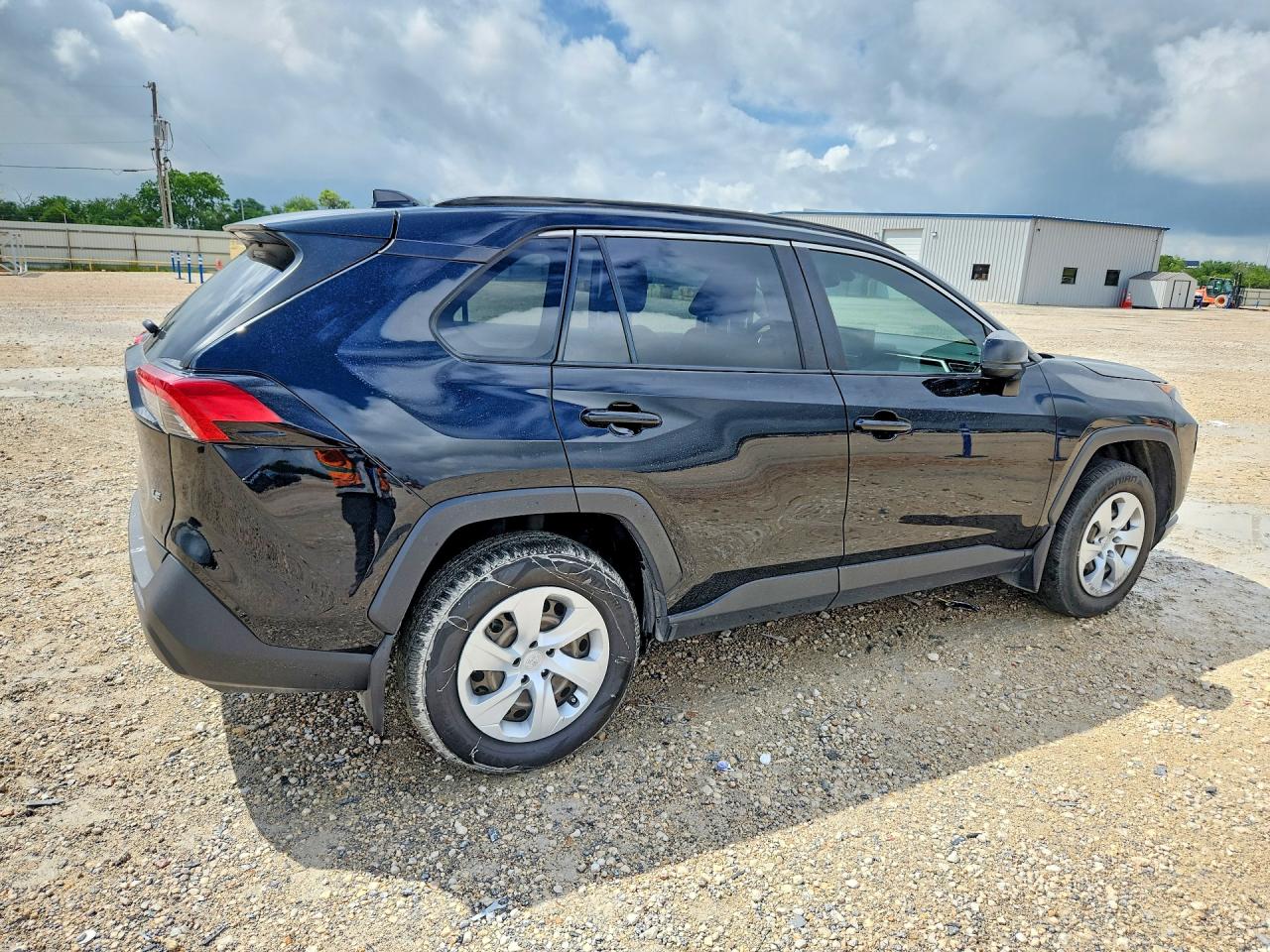 2019 TOYOTA RAV4 LE photo 5